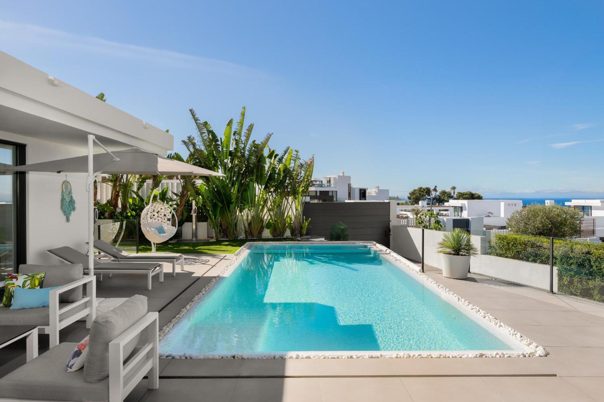 4-bedroom Modern With Heated Pool Villa