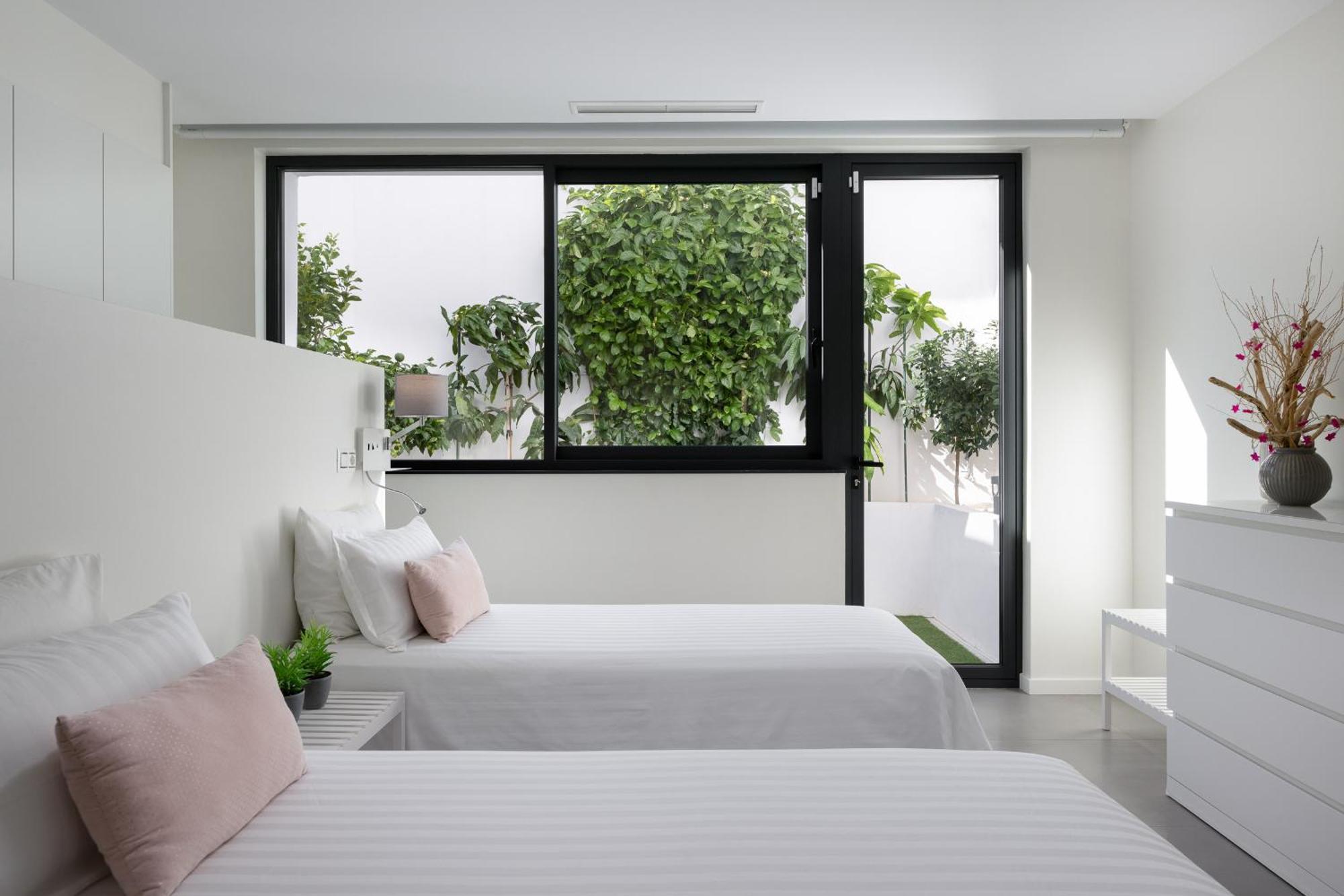 4-bedroom Modern With Heated Pool Villa *