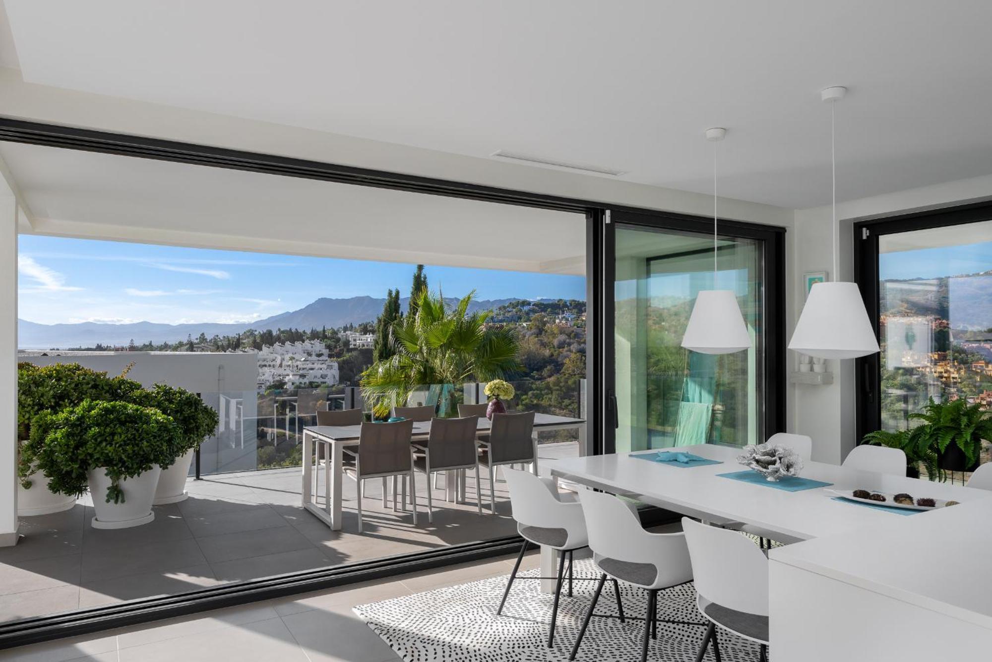 4-bedroom Modern With Heated Pool *