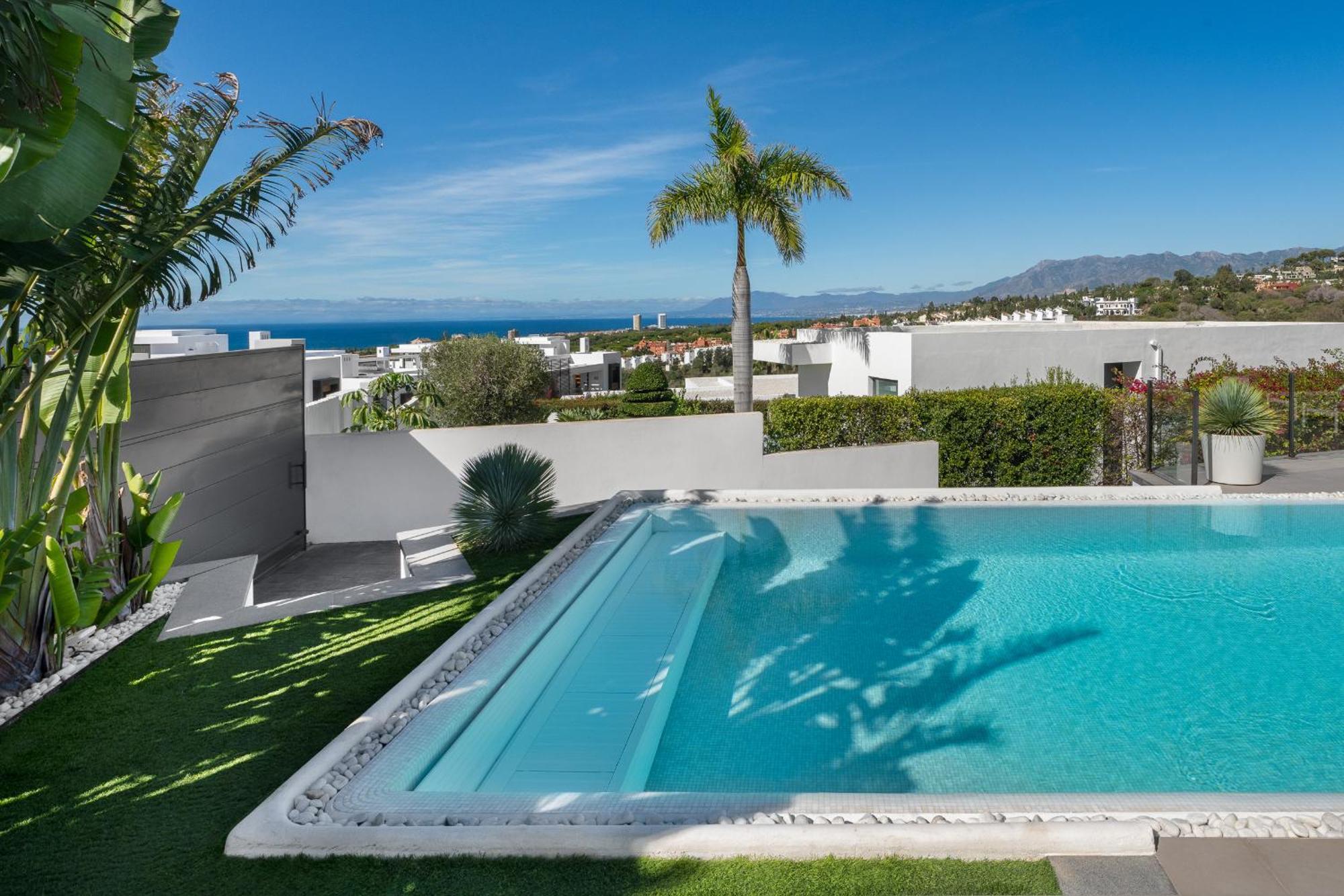 4-bedroom Modern With Heated Pool Villa